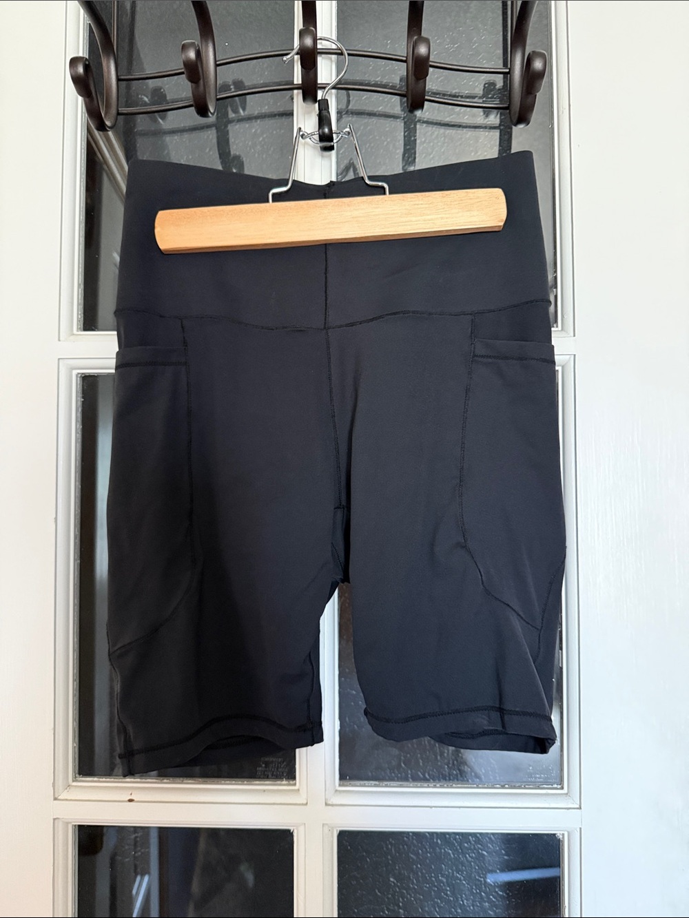 HALARA Black High-Waist Bike Shorts with Side Pockets